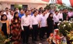 Hanoi leaders offer incense to commemorate General Secretary Tran Phu