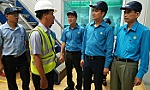 Deputy Chairman of the Vietnam General Confederation of Labor surveys enterprises in Tien Giang