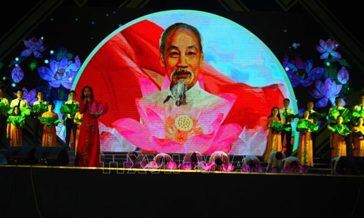 A performance at the opening ceremony of Sen Village Festival (Photo: VNA)