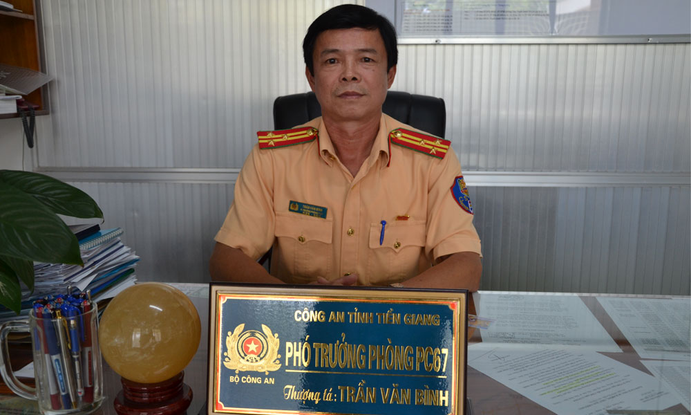 Thượng tá Trần Văn Bình, Phó Trưởng phòng Cảnh sát giao thông.