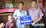 Trao nhà đại đoàn kết cho gia đình ông Nguyễn Văn Răng