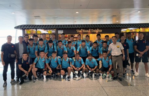 Vietnam’s U18 football squad and their coach Hoang Anh Tuan jet off to Japan on July 15 for a training camp in preparation for the AFF U18 Championship and AFC U19 Championship. (Photo: english.vov.vn)