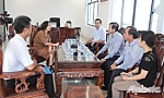 Chairman of the PPC works with enterprises in My Tho Industrial Park