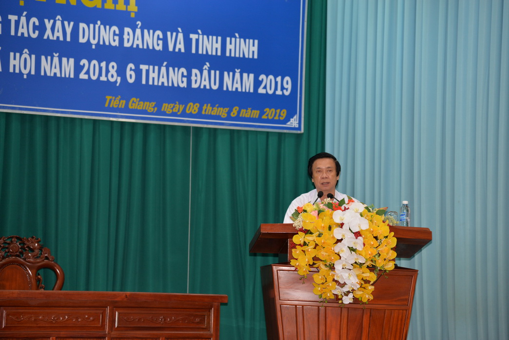 Bí thư Tỉnh ủy Nguyễn Văn Danh bày tỏ niềm trân trọng trước những đóng góp chân tình và trách nhiệm của các đồng chí nguyên là lãnh đạo tỉnh qua các thời kỳh d
