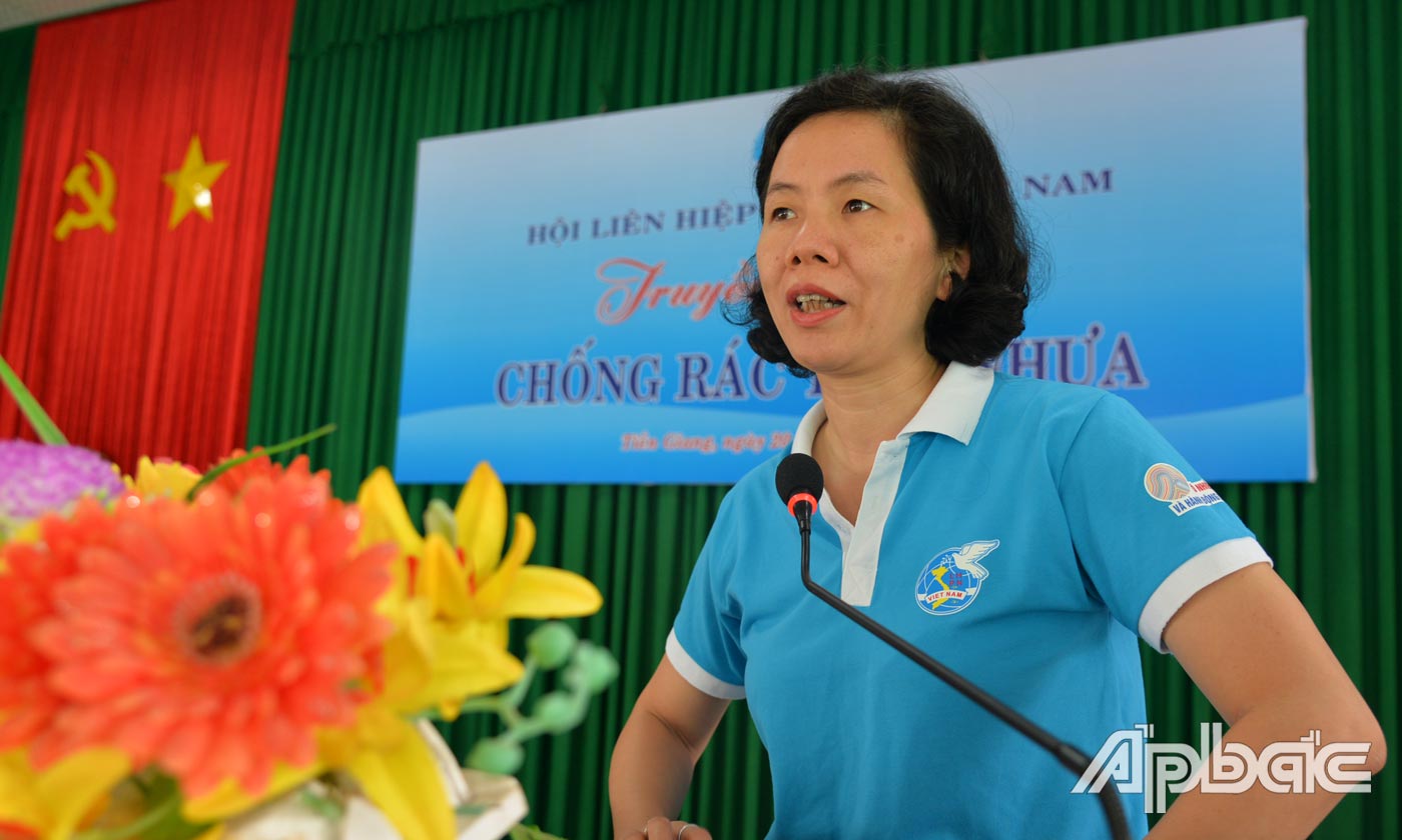 Đồng chí Nguyễn Thị Minh Hương, Trưởng Ban Tuyên giáo Hội LHPN Việt Nam phát biểu