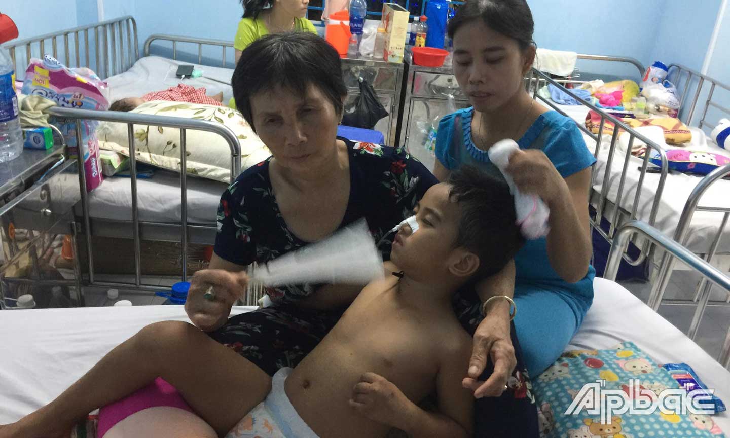Em Thịnh đang điều trị tại Bệnh viện Nhi đồng 1 (TP. Hồ Chí Minh).
