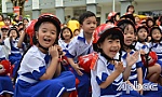 Gần 30.000 mũ bảo hiểm trao cho học sinh lớp 1 ở Tiền Giang