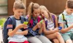 Với trẻ em, smartphone gây nghiện chẳng khác gì ma túy
