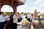 Prime Minister pays tribute to martyrs in Quang Tri