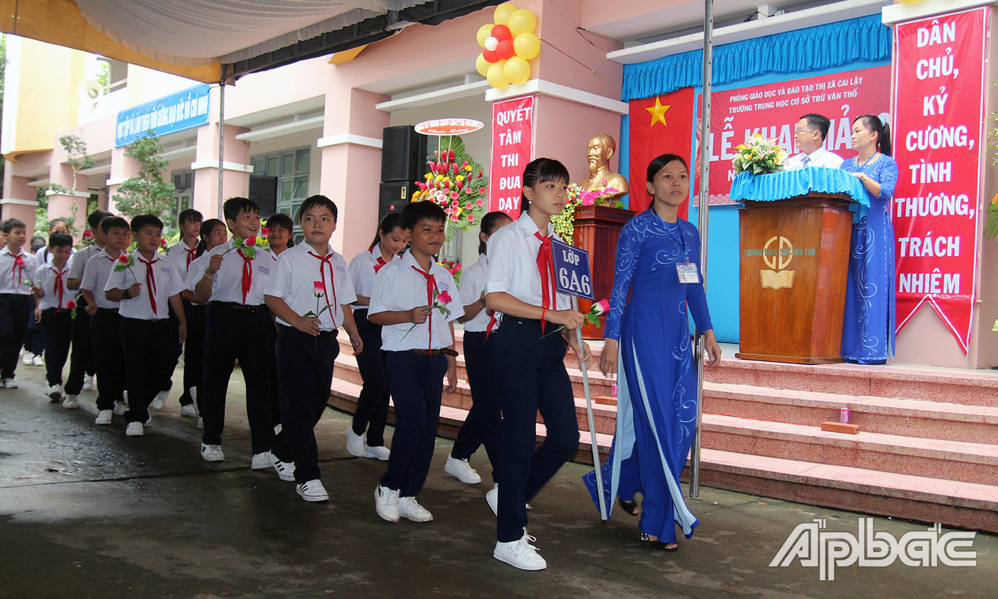 Năm học 2019 - 2020, Trường THCS Trừ Văn Thố có 356 học sinh khối lớp 6.