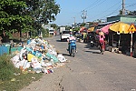 Sớm di dời điểm tập kết rác gần chợ và trường học