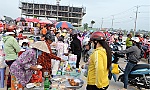 Ngày càng nhiều tiểu thương vào bán tại chợ tập trung ở KCN Tân Hương