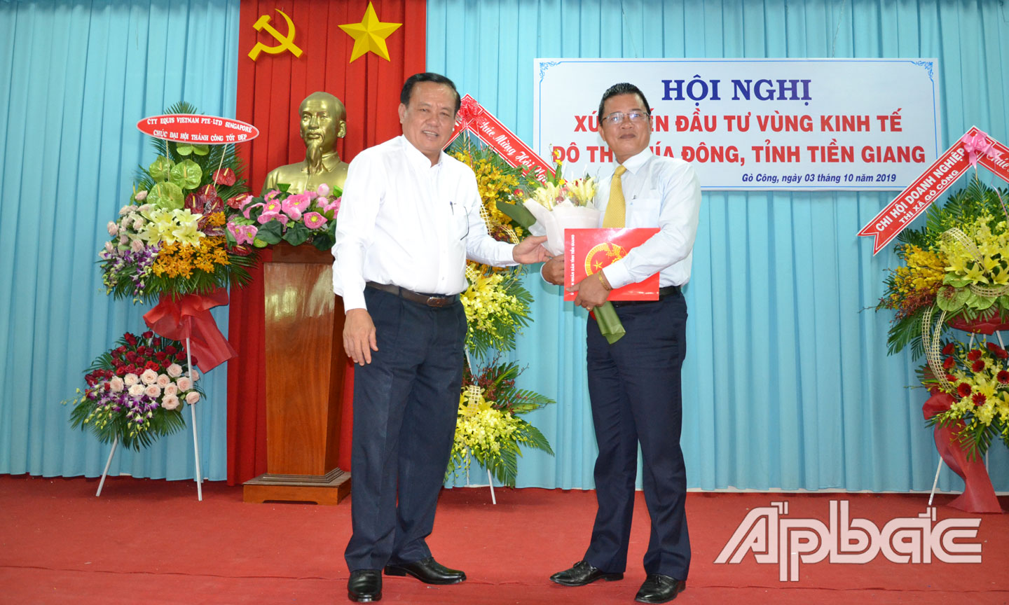 ABO – On October 3, Go Cong town People's Committee organized the conference on investment promotion of the Eastern urban economy area, Tien Giang province.