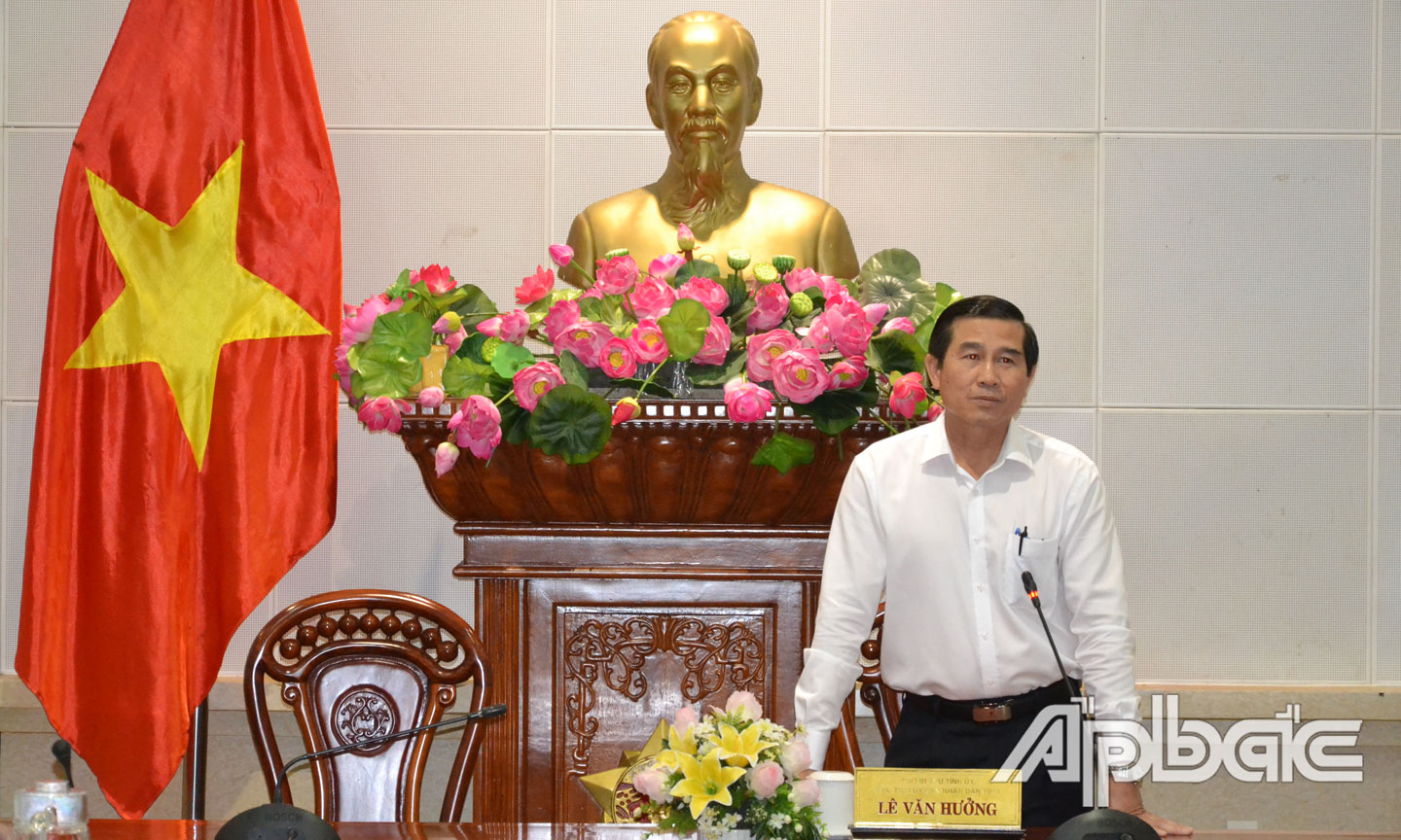 Chủ tịch UBND tỉnh Lê Văn Hưởng phát biểu chỉ đạo hội nghị.