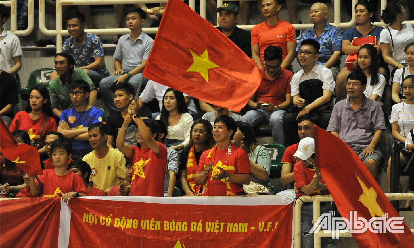 Các trận đấu Việt Nam luôn có các cổ động viên cổ động hết mình.