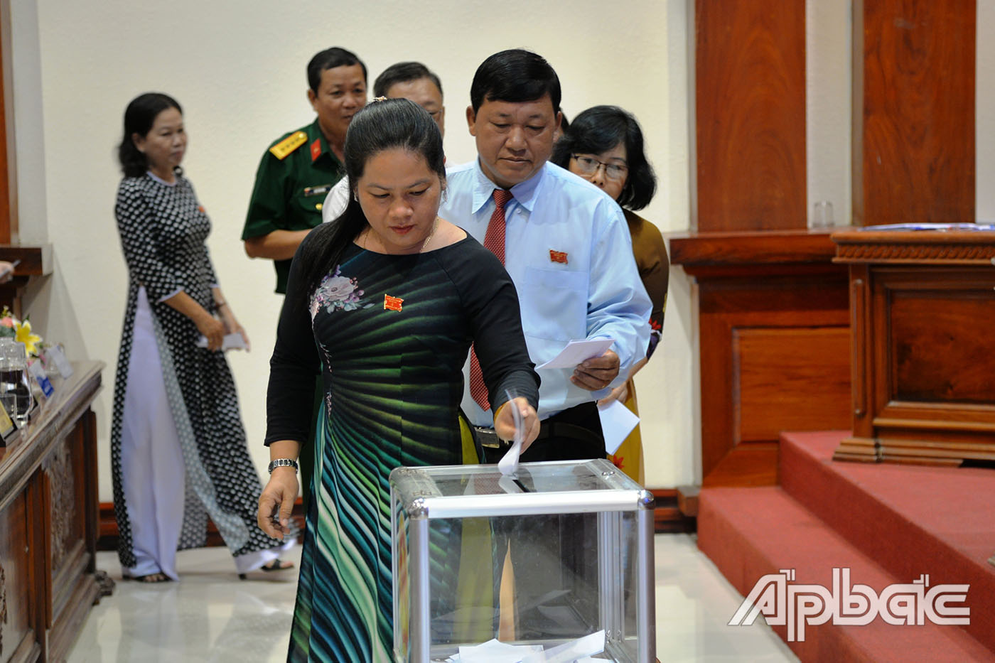 bỏ phiếu trực tiếp bầu bổ sung Ủy viên UBND tỉnh Tiền Giang nhiệm kỳ 2016 - 2021 