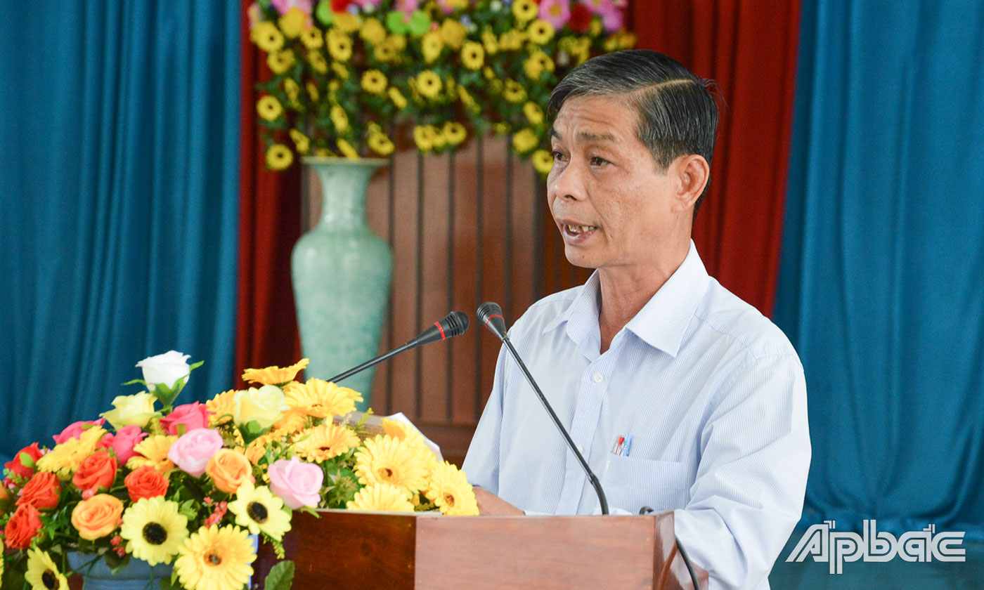 Phó Giám đốc Sở Y tế Nguyễn Hữu Diệp báo cáo tình hình triển khai công tác phòng, chống dịch bệnh sốt xuất huyết trên địa bàn tỉnh Tiền Giang, tính đến ngày 23-10-2019.