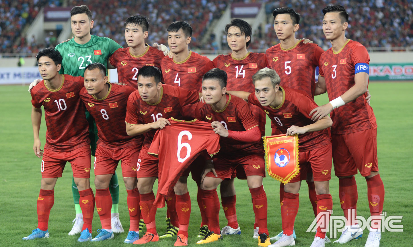 Tiền vệ Lương Xuân Trường tiếp tục vắng bóng nhưng được các cầu thủ Việt Nam nhớ đến.