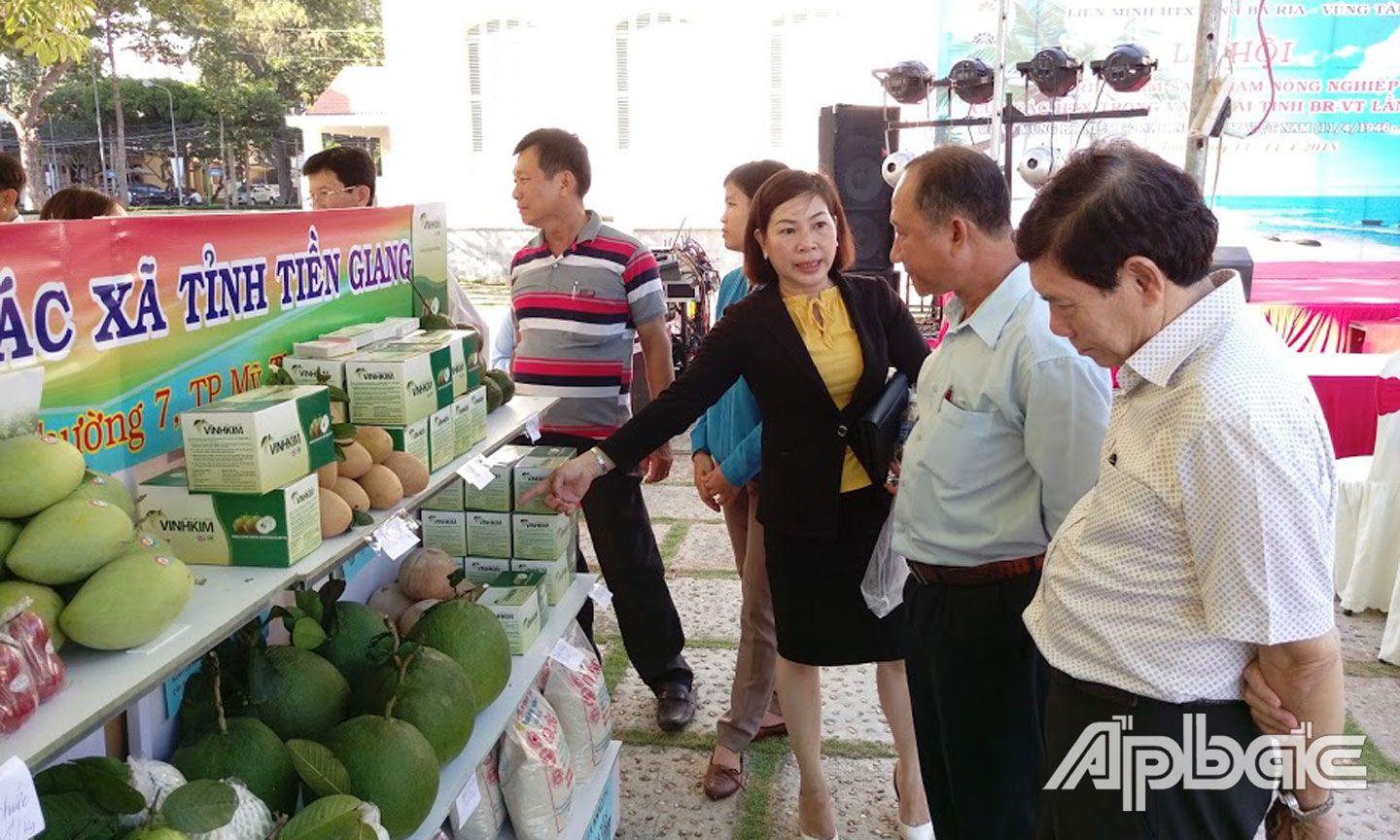 Gian hàng Liên minh HTX tỉnh Tiền Giang tham gia Lễ hội Triển lãm sản phẩm nông nghiệp tại tỉnh Bà Rịa - Vũng Tàu.