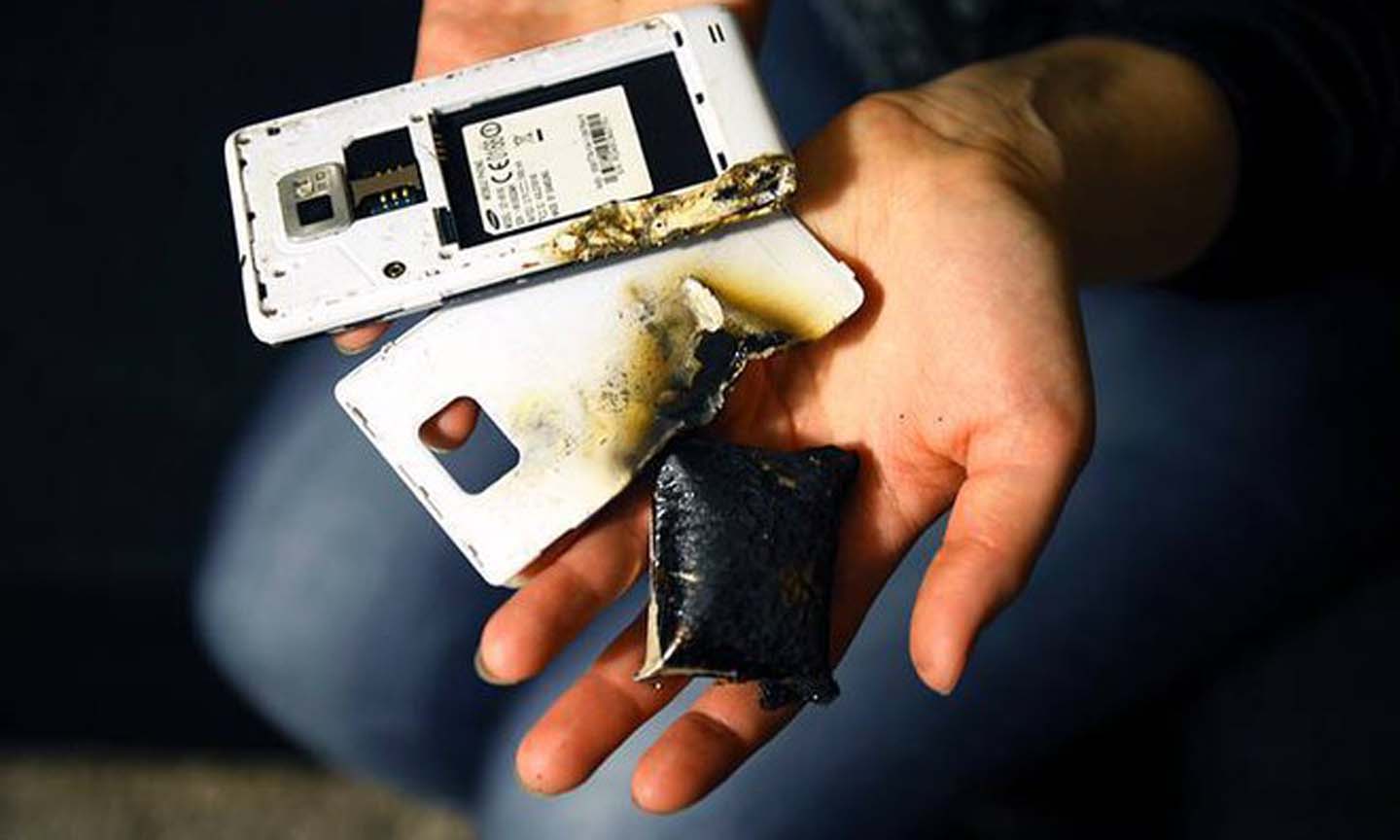 Việc sạc một chiếc điện thoại ở môi trường nhiệt độ quá cao có thể gây cháy nổ.