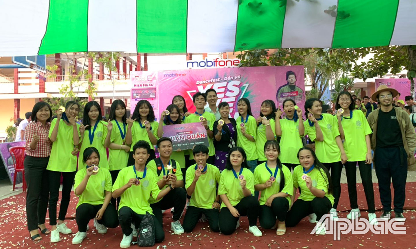 Học sinh với Cuộc thi 'Dancefest - Dân vũ YES WE CAN'