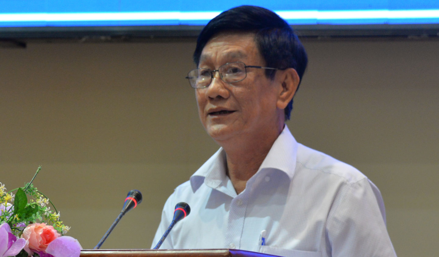 Đồng chí Phạm Minh Trí giải trình tại kỳ họp.