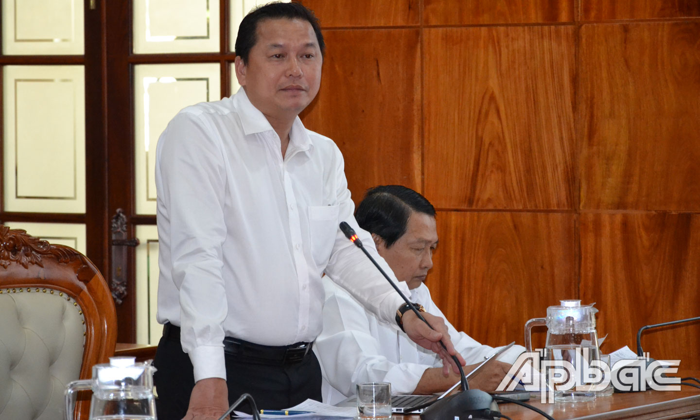 Quyền Giám đốc Sở KH-ĐT Nguyễn Đình Thông báo cáo kết quả thực hiện kế hoạch đầu tư công năm 2019.