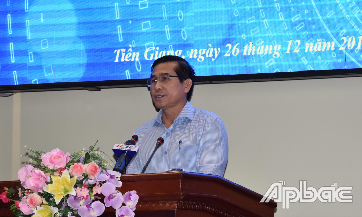 Đồng chí Lê Văn Hưởng phát biểu chỉ đạo hội nghị.