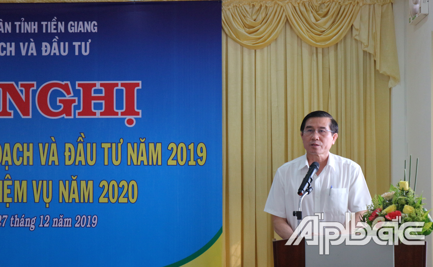 Đồng chí Lê Văn Hưởng Chủ tịch UBND tỉnh phát biểu tại hội nghị 