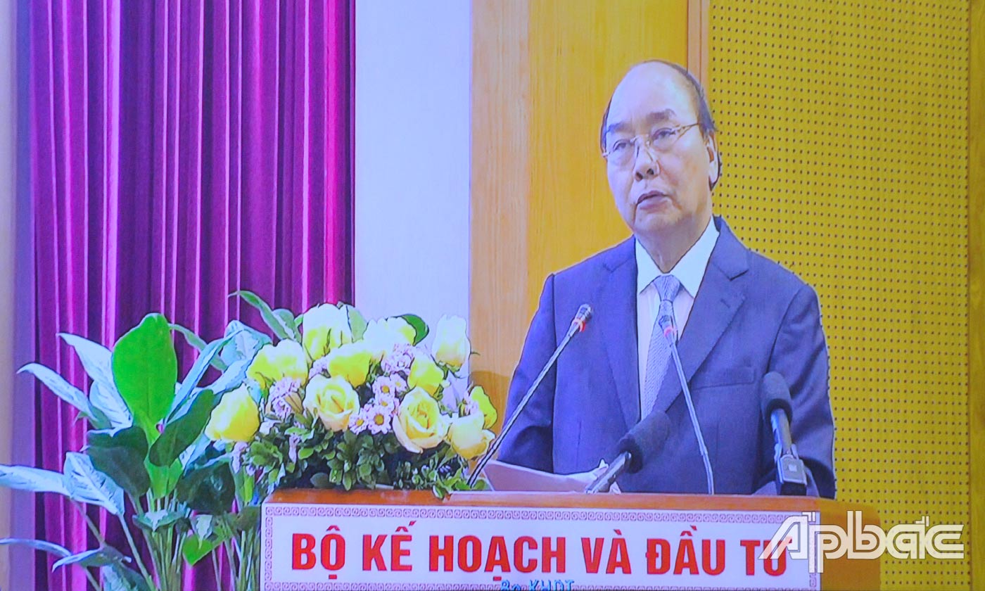 Thủ tướng Nguyễn Xuân Phúc phát biểu chỉ đạo hội nghị.
