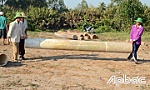 Khẩn trương hoàn thành trạm bơm chuyền từ sông Vàm Vé để cứu lúa