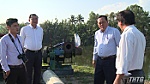 Vice Chairman of the PPC Le Van Nghia checks water supply situation for production in Go Cong town