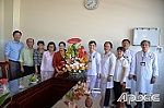 Đồng chí Châu Thị Mỹ Phương chúc mừng Ngày Thầy thuốc Việt Nam