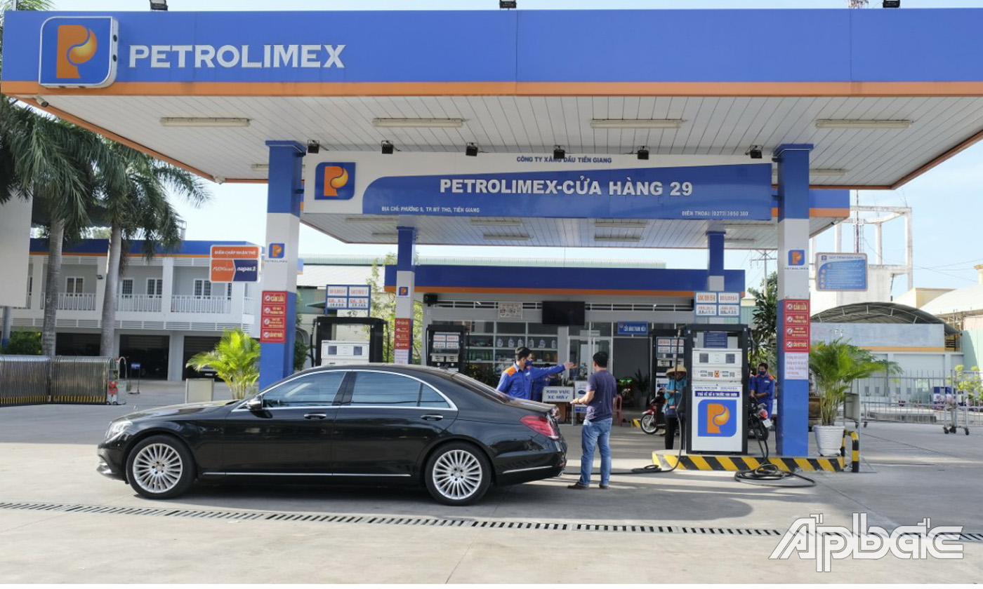Cửa hàng xăng dầu Petrolimex Tiền Giang.