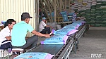 Tien Giang Department of Industry and Trade checks rice reserve situation of enterprises