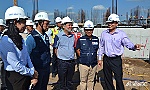 Chairman of the PPC Le Van Huong checks the progress of many projects in the province
