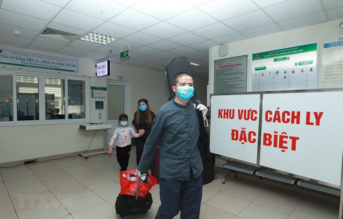 Thêm 27 bệnh nhân mắc COVID-19 được chữa khỏi và ra viện