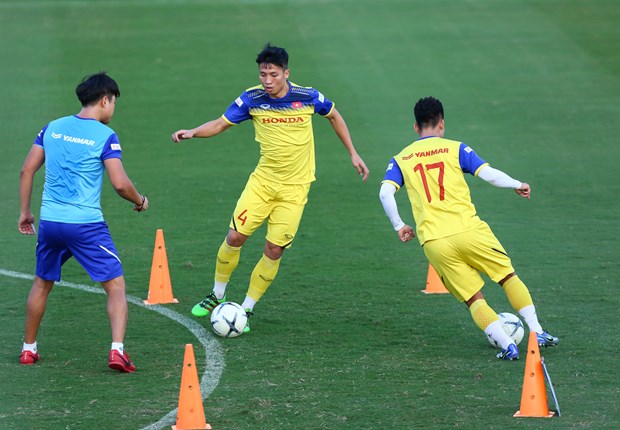 Hàng phòng ngự tuyển Việt Nam rối loạn khi hàng loạt trụ cột vắng mặt ở vòng loại World Cup 2022. (Ảnh: Nguyên An/Vietnam+)