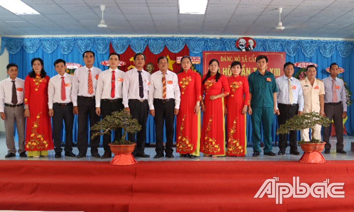 Ra mắt BCH Đảng bộ xã Cẩm Sơn nhiệm kỳ 2020 - 2025 tại Đại hội.