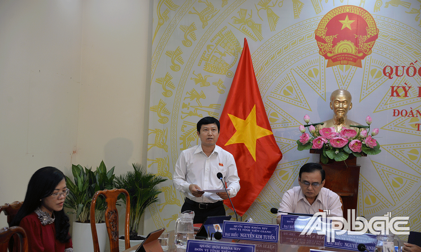 đại biểu Lê Quang Trí, Đại biểu Quốc hội đơn vị tỉnh Tiền Giang đóng góp ý kiến tại phiên thảo luận trực tuyến