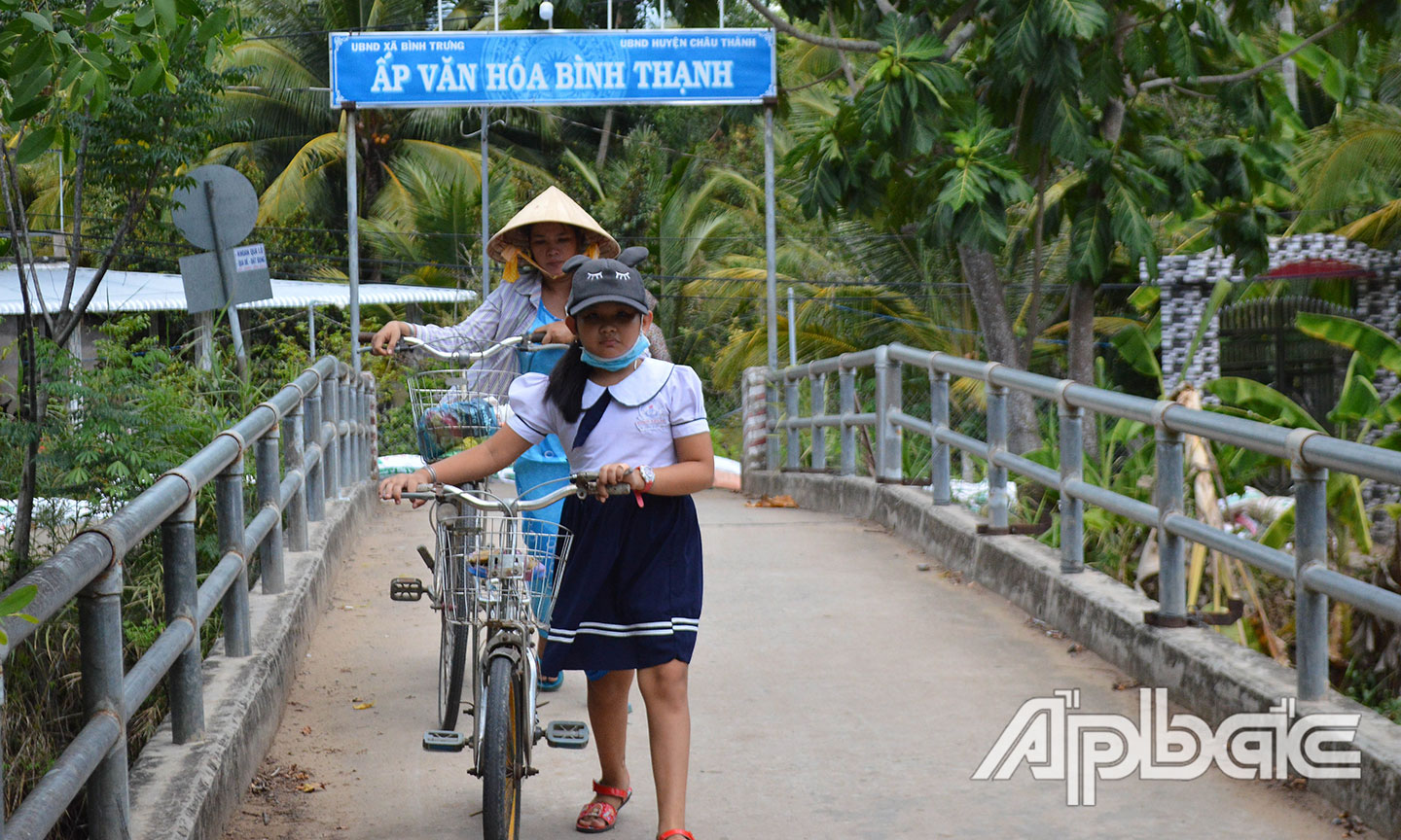 Cầu, đường giao thông nông thôn xã Bình Trưng được nâng cấp, mở rộng.
