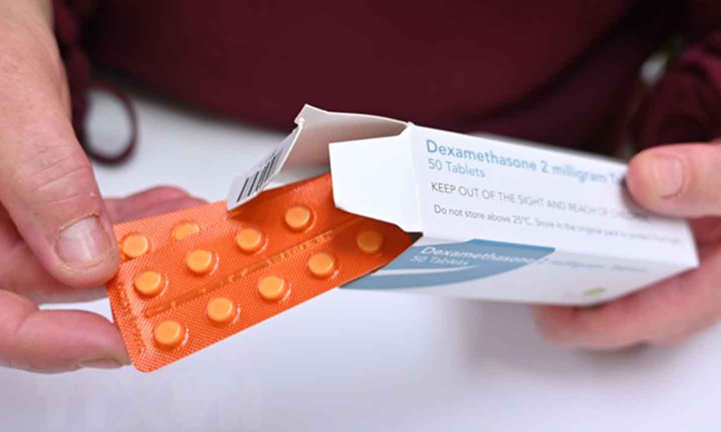 Thuốc dexamethasone được bán tại hiệu thuốc ở London, Anh, ngày 16/6/2020. (Nguồn: AFP/TTXVN)