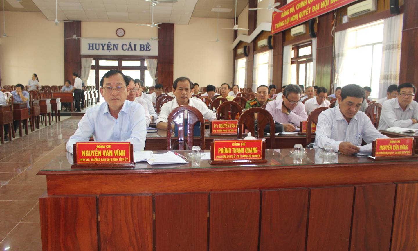Ủy viên Thưởng vụ, Trưởng Ban Nội chính Tỉnh ủy Nguyễn Văn Vĩnh dự và chỉ đạo tại Hội nghị. 