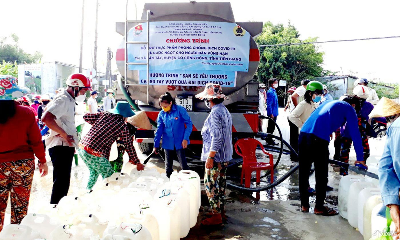 Các đơn vị, doanh nghiệp cấp nước sạch sinh hoạt cho người dân các huyện phía Đông