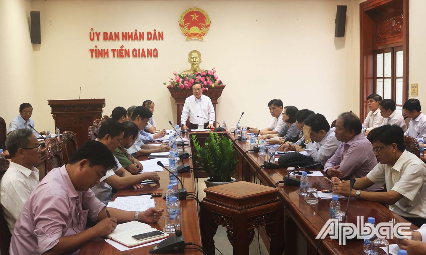 Đồng chí Phạm Anh Tuấn phát biểu tại cuộc họp.