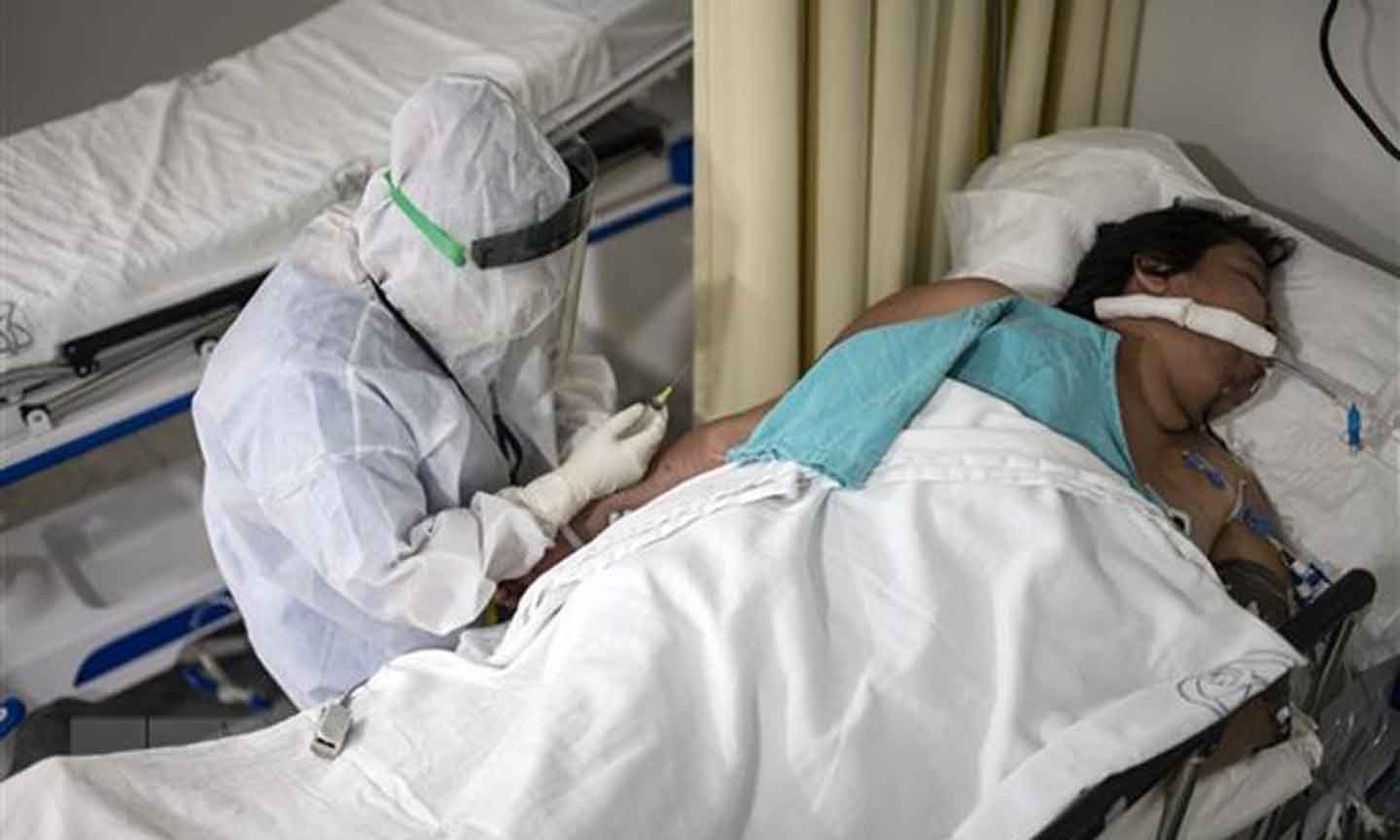Bệnh nhân nhiễm COVID-19 điều trị tại bệnh viện ở Mexico City, Mexico. (Ảnh: AFP/TTXVN)