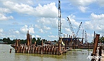 Hạn chế phương tiện thủy lưu thông qua công trình cầu Bình Xuân