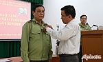 Trao tặng Huy hiệu 30 năm tuổi Đảng cho đảng viên