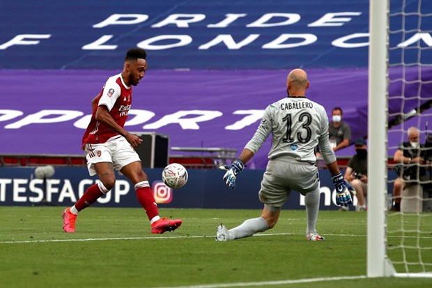 Aubameyang ghi cả hai bàn giúp Arsenal ngược dòng thành công. (Nguồn: Getty Images)