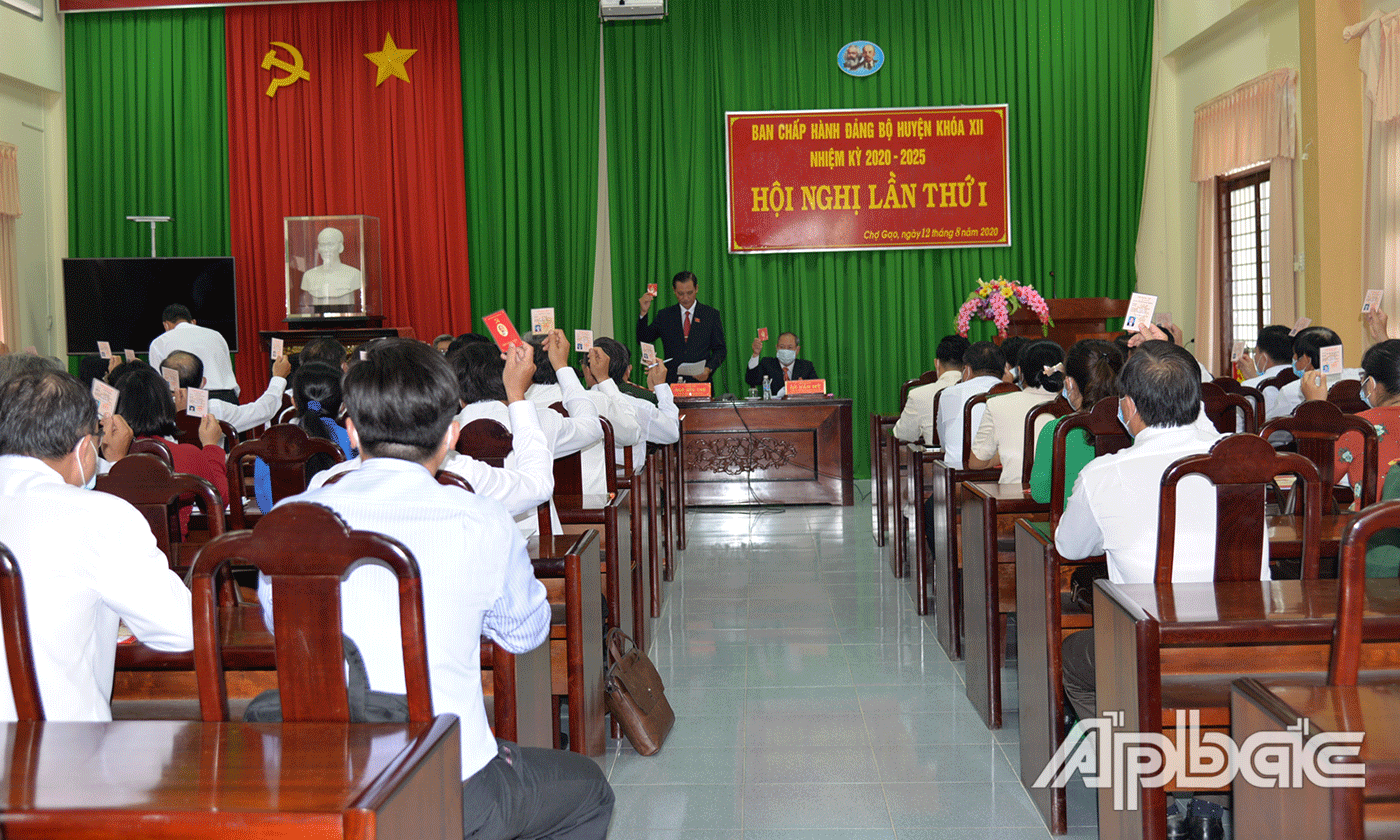 Hội nghị Ban Chấp hành Đảng bộ huyện Chợ Gạo lần thứ nhất, nhiệm kỳ 2020-2025.